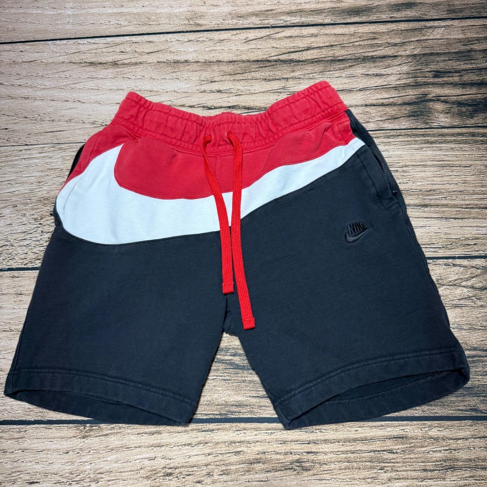 Nike Big Swoosh Fleece Shorts Mens Medium Black Red AR3161-011 Athletic Casual
